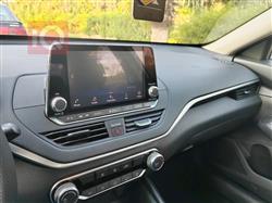 نيسان ألتيما